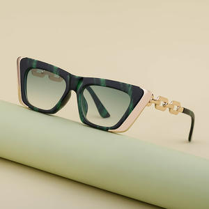 Lunettes de soleil œil de chat pour femme ZS-98012, monture en plastique et métal gris, protection UV400, tendance, pour voyage, fête, conduite - Product Image 3