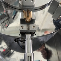 Machine d'assemblage de cylindre de serrure pour assembler l'anneau de Seeger et la came en acier dans le cylindre de serrure
