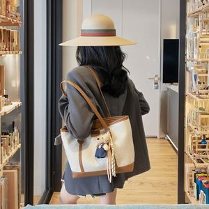 Bolso de Mano para Mujer Disponible en Varios Colores, Bolso Tote de Cuero de Gran Capacidad, Bolso de Mano Impermeable de PU - Product Image 1