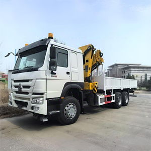 Camion-grue d'occasion Sinotruck Howo 6x4 Euro <span class=keywords><strong>2</strong></span>, 10 tonnes <span class=keywords><strong>de</strong></span> charge utile, capacité <span class=keywords><strong>de</strong></span> levage <span class=keywords><strong>de</strong></span> 15 tonnes, bras pliant, moteur, boîte <span class=keywords><strong>de</strong></span> vitesses, pompe - Product Image 2