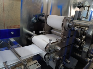 Máquina de papel tisú pequeña de alta velocidad, máquina de fabricación de pañal de bebé, servilleta, 380V, 15KW - Product Image 6