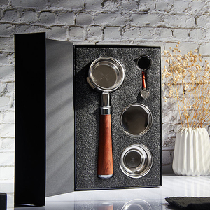 Porte-filtre à café expresso E61 58 mm sans fond avec logo personnalisé, poignée en bois massif, coffret cadeau, 2 paniers et porte-clés - Product Image 2