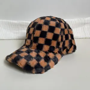 冬季保暖棒球帽经典定制设计格子图案毛绒模糊毛帽帽