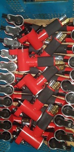 TY71313V Air Powered <strong>Mini</strong> <strong>Oscillating</strong> <strong>Multi</strong> <strong>Tool</strong> Sander for Narrow Space Industry-leading Anti-vibration for Greater comfort - Product Image 6