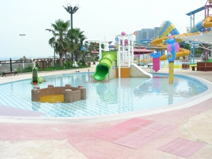 Pequeño tobogán de fibra de vidrio para niños interior/exterior tubo de aluminio y acero para <span class=keywords><strong>parque</strong></span> de atracciones o piscina - Product Image 4