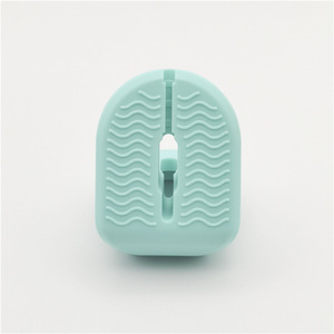 Vente en gros pour <span class=keywords><strong>Apple</strong></span> <span class=keywords><strong>Watch</strong></span> <span class=keywords><strong>Chargeur</strong></span> Stand Mignon pour Iwatch <span class=keywords><strong>Chargeur</strong></span> Stand Silicone Noir Support Smart <span class=keywords><strong>Watch</strong></span> Charging Dock - Product Image 5