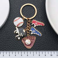 Porte-clés en alliage émaillé, thème baseball sportif et mode, avec breloques casquette de baseball, chaussure, balle et gants de baseball, pendentif pour sac de couple et porte-clés de voiture