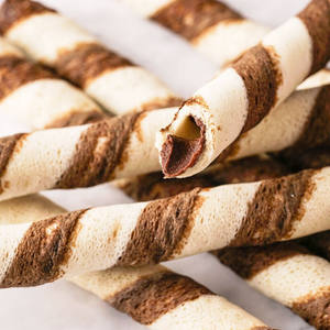 विदेशी नाश्ता भरा क्रीम जार में लुढ़का वेफर छड़ी रूसी बिस्कुट कुकीज़ स्ट्रॉबेरी के साथ जाम - Product Image 4