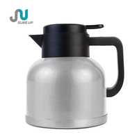 Vente en gros de thermos en acier inoxydable de 2 L avec poignée en bois, carafe à café isolée sous vide avec infuseur à thé amovible, logo personnalisé
