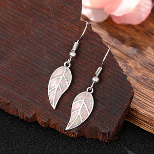 Eleganti Orecchini a Goccia a Forma di Foglia per Donne, Gioielli Minimalisti Chic per Uso Quotidiano - Product Image 2