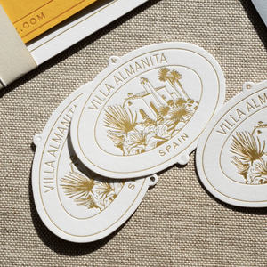 Carte d'invitation de mariage découpée sur mesure de luxe avec impression vanille, carte de menu, carte de vœux en papier coton imprimée offset, estampage à chaud - Product Image 1