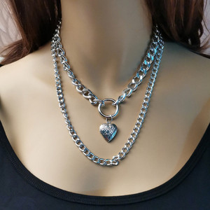 Collar con Colgante de Corazón, Cadena de Acero Dorado Multicapa de Aleación de Zinc, Joyería de Moda con Tema de Amor - Product Image 2