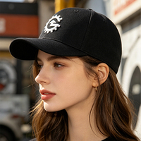 Casquette de baseball ajustée et extensible noire respirante avec broderie 3D du logo G Gear blanc et dos fermé