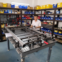 Meja Perlengkapan Pengelasan 3D YAHANDA Baru Permukaan Anti Aus yang Dikeraskan Akurasi Stabil untuk Produksi Pengelasan Busur Robot Berkelanjutan.
