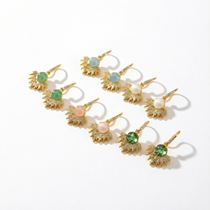Pendientes Colgantes de Piedras Preciosas Chapados en Oro con Perlas de Piedra Natural ORIGINALES: Pendientes Colgantes para Fiesta - Product Image 1