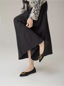 2026 Korean <strong>Vintage</strong> Fashion Design <strong>Women's</strong> <strong>Shoes</strong> Black Pointed-Toe Flats with Gold Metal Buckle - Product Image 4