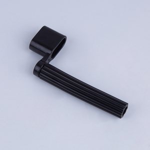 Enrollador de cuerdas 2 en 1 + Herramienta para quitar clavijas de puente, enrollador de cuerdas de <span class=keywords><strong>guitarra</strong></span> acústica y eléctrica de ABS de alta calidad y colores vibrantes - Product Image 4