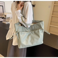 Sac fourre-tout en nylon pour femme, léger, avec cordon de serrage, sac à bandoulière, détail froncé, grande capacité, sac de shopping décontracté, logo personnalisé