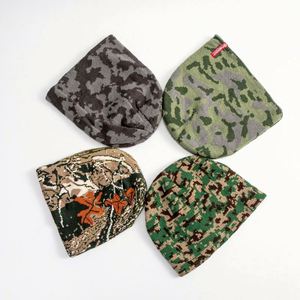 Custom Order Outdoor Street Style Acrylic Camouflage Jacquard <b>Leaf</b> Knitted Beanie Hat - Product Image 1