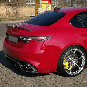 สปอยเลอร์หลัง Alfa Romeo Giulia ลายคาร์บอนไฟเบอร์ สีดำเงา ปี 2015+ แบบ Ducktail วัสดุ ABS - Product Image 1