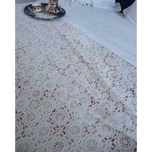 Cubrecama de Ganchillo Blanco Moderno Hecho a Mano por Robcultura, Personalizable en Tamaños Individual, Matrimonial, Queen y King, con Diseño Liso para Dormitorio - Product Image 3