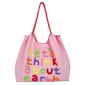 2025กระเป๋าสะพายไหล่ผ้าใบสีสันสดใสจุของได้<span class=keywords><strong>เ</strong></span>ยอะสำหรับผู้หญิงพร้อมกระ<span class=keywords><strong>เ</strong></span>ป๋าดีไซน์ตัวหนังสือรูปโลก - Product Image 6