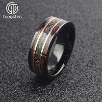 Bague de mariage en carbure de tungstène de 8 mm pour homme, noire, plate, avec incrustation de bois de fût de whisky et de météorite, sertie en or rose, bijoux tendance