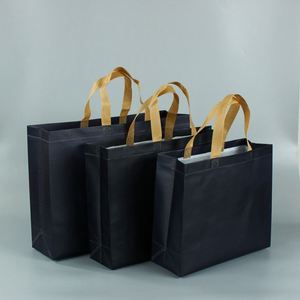 Sac fourre-tout promotionnel noir en non-tissé, écologique, réutilisable, avec poignées, imprimé avec logo personnalisé, pour cadeaux - Product Image 3