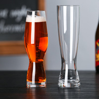 Luxueus kristalglas voor het proeven van commercieel witbier en rode wijn, modern Europees design voor gebruik in hotels en restaurants