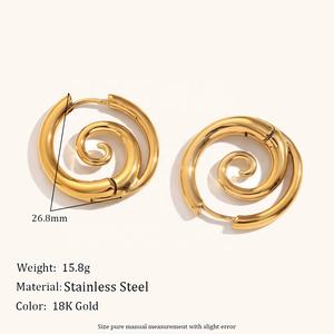 Dingran Design unico in acciaio inox gioielli Pvd placcato oro appannamento libera conchiglia <span class=keywords><strong>orecchini</strong></span> a cerchio <span class=keywords><strong>per</strong></span> le donne - Product Image 3