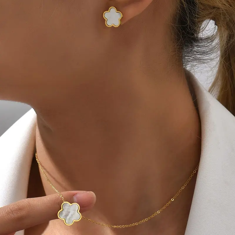 Ouj diseño de flor de lujo madre de perla blanca 316L Acero inoxidable Dubai chapado en oro collar de moda conjuntos de joyería para mujeres