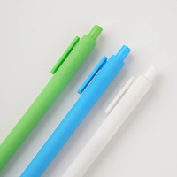 Stylos à bille colorés en gros, encre noire 1,0 mm, écriture fluide, stylo en plastique, fournitures de bureau et scolaires, logo personnalisé OEM