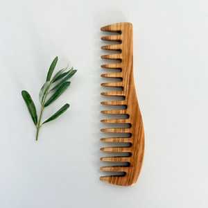 Peigne traditionnel en corne naturelle fait à la main pour un soin des cheveux longue durée réduit les frisottis et améliore la texture des cheveux - Product Image 5