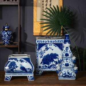 Vase décoratif en céramique de style pagode chinoise traditionnelle, en porcelaine fonctionnelle avec un design élégant, moule décoratif de style pagode - Product Image 2