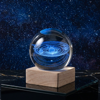 Boule de cristal en verre gravée en 3D, lampe de nuit LED moderne, prise USB, base en bois, lampe de bureau, décoration colorée pour le salon, cadeau pour la maison