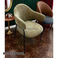 Chaise de salle à manger en tissu avec accoudoirs, design intégré moderne et simple, pieds en fer noir, chaise d'appoint pour la maison, la villa, le café, l'hôtel