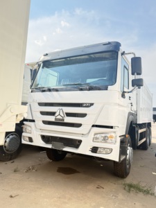 Camions de remorquage lourds Sinotruck Howo 371HP 375HP Euro2 Euro3 à transmission manuelle, camions à benne basculante Howo - Product Image 3