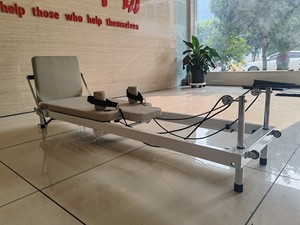 Reformer <span class=keywords><strong>de</strong></span> Pilates Premium - Diseño Plegable que Ahorra Espacio para Ejercicio en Casa y Fisioterapia - Product Image 4
