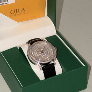 Reloj de Moissanita con Incrustaciones, Claridad VVS, Corte Baguette, Correa de Cuero, Resistente al Agua 50M, Reloj para Hombre - Product Image 1
