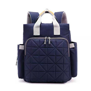 Sac à langer moderne et unique au meilleur prix – Classiques Mamatas – Sac portable personnalisable pour usage quotidien et voyage en extérieur - Product Image 3