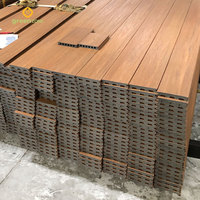 Panneau de teck anti-UV pour terrasse 140*23mm Wpc Plancher en bois dur Plancher de terrasse extérieur