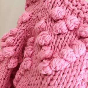 <span class=keywords><strong>Cardigan</strong></span> aperto con pompon lavorato <span class=keywords><strong>a</strong></span> maglia, morbido <span class=keywords><strong>Cardigan</strong></span> <span class=keywords><strong>a</strong></span> forma di cuore da donna, lavorato <span class=keywords><strong>a</strong></span> <span class=keywords><strong>mano</strong></span>, grosso <span class=keywords><strong>Cardigan</strong></span> oliva - Product Image 3