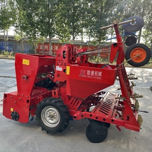 Plantador de <span class=keywords><strong>patatas</strong></span> de 4 filas con máquina integrada de mulching de película de fertilización de timón rotativo - Product Image 5