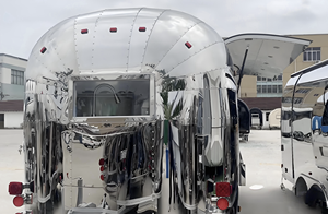 Vehículo de Apoyo a Flotas MultiCamión con Almacenamiento Refrigerado, Compactación de Residuos y Suministro de Agua Potable <span class=keywords><strong>para</strong></span> Eventos y Catering Sostenido - Product Image 3