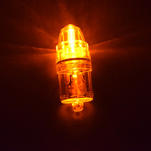 Lampe LED <span class=keywords><strong>de</strong></span> pêche automatique <span class=keywords><strong>de</strong></span> 11 cm, lumière clignotante pour attirer les poissons - Product Image 3