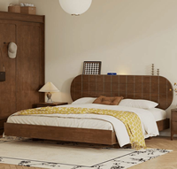 Lit plateforme king size moderne en bois massif personnalisé avec cadre en pin, rangement et rembourrage – Design multifonctionnel et gain de place