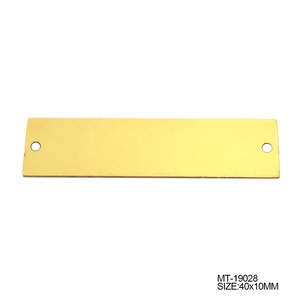 La etiqueta <span class=keywords><strong>al</strong></span> <span class=keywords><strong>por</strong></span> <span class=keywords><strong>mayor</strong></span> de la <span class=keywords><strong>ropa</strong></span> del molde fundido con los agujeros modificó <span class=keywords><strong>para</strong></span> requisitos <span class=keywords><strong>particulares</strong></span> cose en las placas - Product Image 3