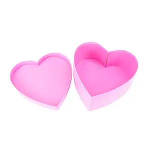 شعار مخصص الأكثر مبيعًا من المصنع الصيني شعبية على شكل قلب قابل لإعادة التدوير من الورق المقوى صندوقي لحفلات الزفاف صندوق حلوى علبة هدايا