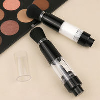 Pinceau à poudre rempli de poudre avec fonction spray, poils synthétiques noirs, récipient transparent, manche en plastique, portable pour le voyage et le maquillage