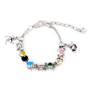 Anime <span class=keywords><strong>DIY</strong></span> Charms Bracelets Luffy Skull Group avec <span class=keywords><strong>chapeau</strong></span> de paille Cartoon Metal Bracelet Fashion Bangles - Product Image 1